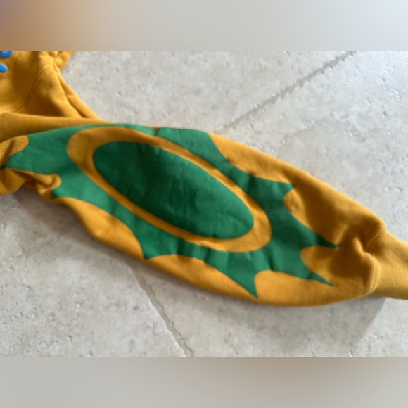 Disney Mickey & Co. Mickey in his garden and fell asleep
Mustard Gold NWOT - Picture 4 of 5